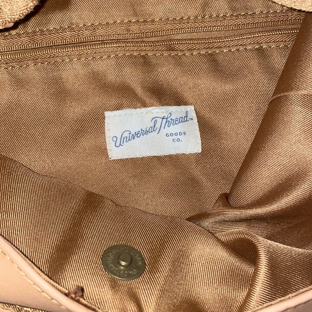 Universal Thread Purse - Picture 3 of 3